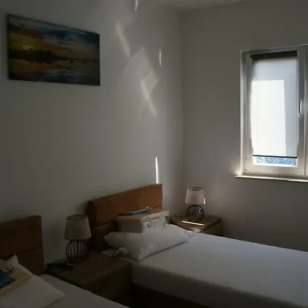 Kraje Aparthotel *
