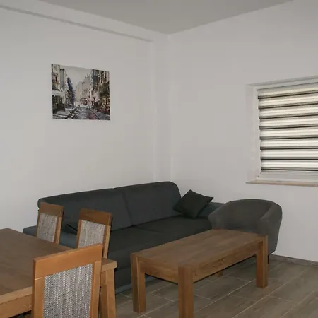 Aparthotel Kraje *